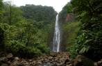 A magnÃfica 2a Queda dos Chutes du Carbet, no Parque Nacional em Basse Terre, em Guadalupe, no Caribe A magnÃfica 2a Queda dos Chutes du Carbet, no Parque Nacional em Basse Terre, em Guadalupe, no Caribe
