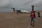 Aeroporto de Barbados, rumo à Antigua e Barbuda no avião da LIAT Aeroporto de Barbados, rumo à Antigua e Barbuda no avião da LIAT