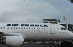 Chegamos na França! (no aeroporto internacional de Guadalupe, no Caribe) Chegamos na França! (no aeroporto internacional de Guadalupe, no Caribe)