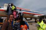 Embarcando para Nova Iorque no aeroporto de Barbados Embarcando para Nova Iorque no aeroporto de Barbados