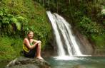 Parece a Serra da Mantiqueira, mas é a Cascade aux Ecrevisse, no Parque Nacional em Basse Terre, em Guadalupe, no Caribe Parece a Serra da Mantiqueira, mas é a Cascade aux Ecrevisse, no Parque Nacional em Basse Terre, em Guadalupe, no Caribe