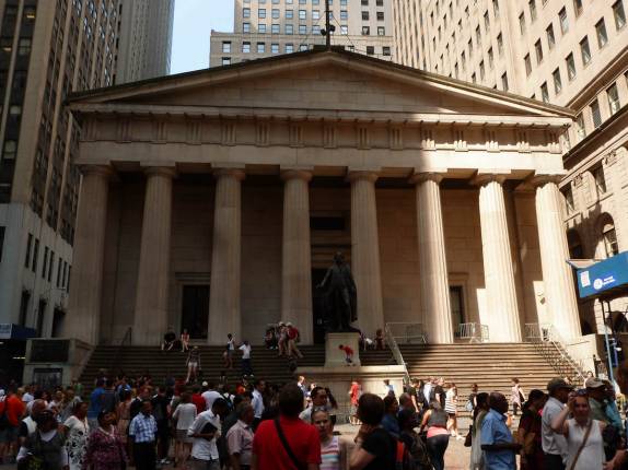 A primeira sede do Congresso dos Estados Unidos, em Wall St, em Nova Iorque A primeira sede do Congresso dos Estados Unidos, em Wall St, em Nova Iorque