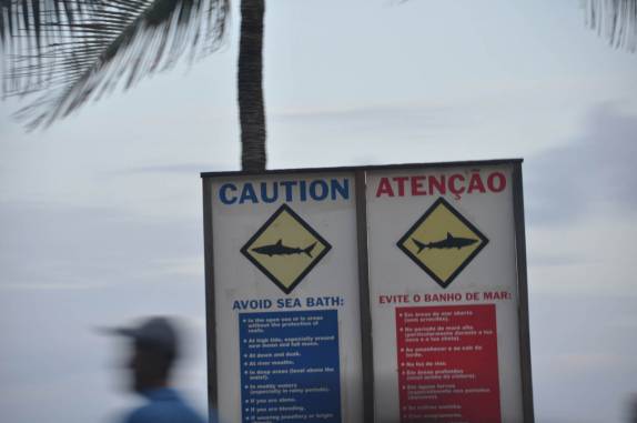 Alerta nas placas da praia de Boa Viagem, em Recife - PE Alerta nas placas da praia de Boa Viagem, em Recife - PE