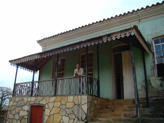 Antiga sede da Fazenda Serra das Bicas em Carrancas - MG Antiga sede da Fazenda Serra das Bicas em Carrancas - MG