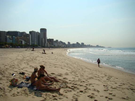 Com a Íris, Bebel e Mel no Leblon, bem cedinho - Rio de Janeiro (RJ) Com a Íris, Bebel e Mel no Leblon, bem cedinho - Rio de Janeiro (RJ)