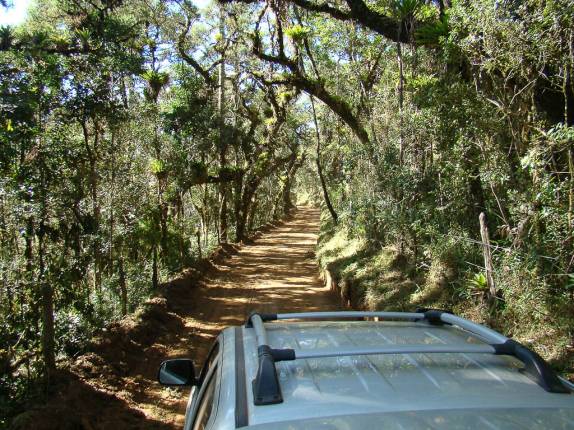 Cruzando a Serra da Mantiqueira entre o Matutu (MG) e Mauá (RJ) Cruzando a Serra da Mantiqueira entre o Matutu (MG) e Mauá (RJ)