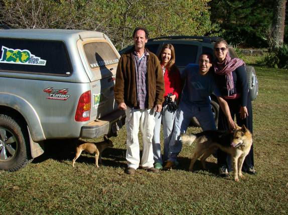 Despedida da pousada Mandalá no Matutu - MG. Rickson, Anacelli, Simbad e Cassie Despedida da pousada Mandalá no Matutu - MG. Rickson, Anacelli, Simbad e Cassie