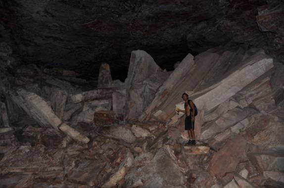 Enormes pedras caÃdas dentro do Lapão, em Lençóis, na Chapada Diamantina - BA Enormes pedras caÃdas dentro do Lapão, em Lençóis, na Chapada Diamantina - BA