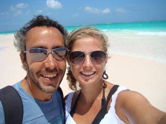 Felizes na praia - Harbour Island - Bahamas Felizes na praia - Harbour Island - Bahamas