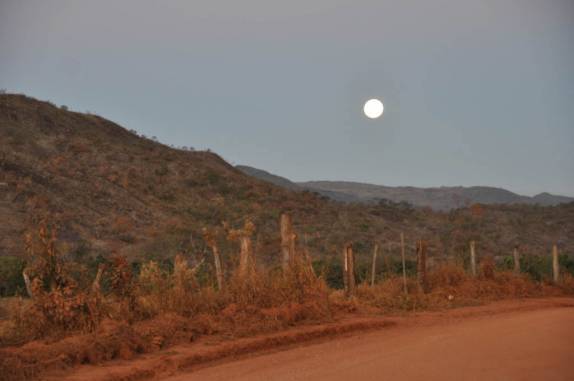 Lua cheia na Serra da Canastra em Delfinópolis - MG Lua cheia na Serra da Canastra em Delfinópolis - MG