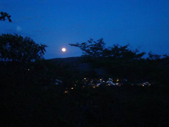 Lua cheia sobre Lençóis, na Chapada Diamantina - BA Lua cheia sobre Lençóis, na Chapada Diamantina - BA
