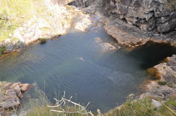 Nadando no poço da primeira cachoeira do Rio São Francisco na Serra da Canastra - MG Nadando no poço da primeira cachoeira do Rio São Francisco na Serra da Canastra - MG