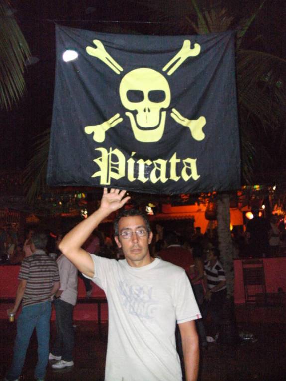 Night com chuva no Pirata, em Fortaleza - CE Night com chuva no Pirata, em Fortaleza - CE