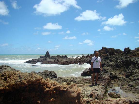 O trecho 'vestido' da praia de Tambaba, em Jacumã, distrito de Conde - PB O trecho 'vestido' da praia de Tambaba, em Jacumã, distrito de Conde - PB