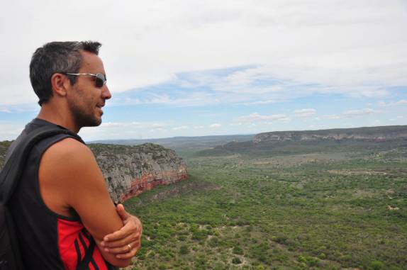 Observando o canyon no P.N da Serra do Catimbau, próximo à Buique - PE Observando o canyon no P.N da Serra do Catimbau, próximo à Buique - PE