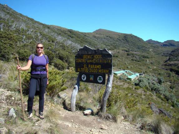 Partindo do refúgio no campo-base do pico Chirripó, na Costa Rica Partindo do refúgio no campo-base do pico Chirripó, na Costa Rica