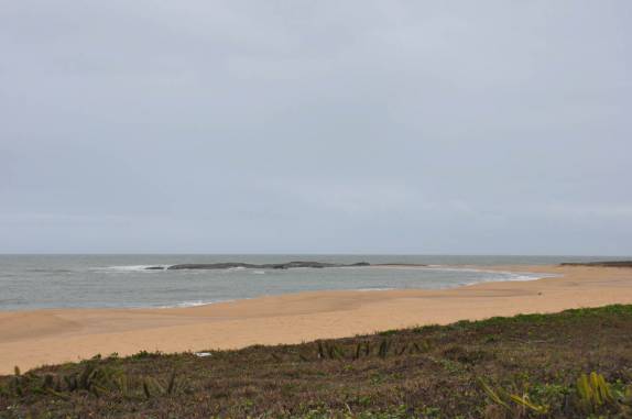 Praia deserta, em Ubu - ES Praia deserta, em Ubu - ES