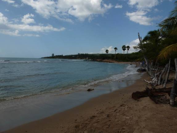 Praia em Treasure Beach, no litoral sul da Jamaica Praia em Treasure Beach, no litoral sul da Jamaica