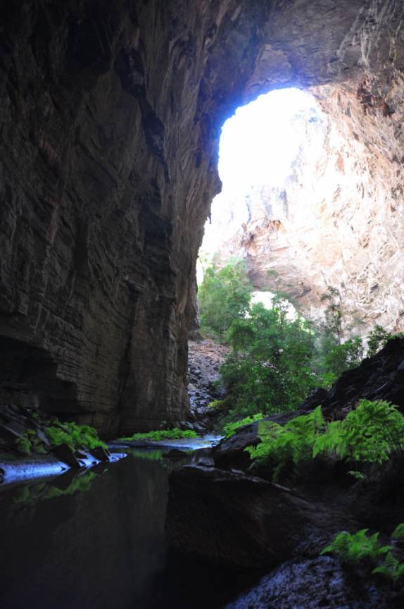 Rio Peruaçu, no interior da Caverna Janelão, no Parque Nacional Cavernas do Peruaçu, próximo à Januária - MG Rio Peruaçu, no interior da Caverna Janelão, no Parque Nacional Cavernas do Peruaçu, próximo à Januária - MG