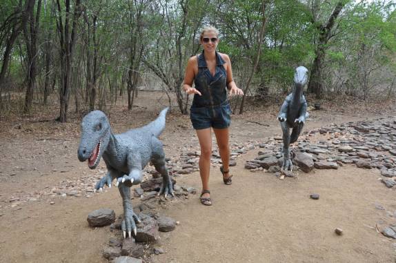 Réplicas de dinossauros no Vale dos Dinossauros, em Sousa - PB Réplicas de dinossauros no Vale dos Dinossauros, em Sousa - PB
