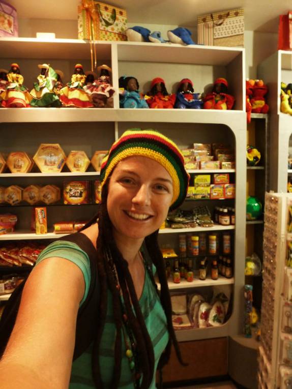 Versão morena e rastafari da Ana, no aeroporto de Kingston, capital da Jamaica Versão morena e rastafari da Ana, no aeroporto de Kingston, capital da Jamaica