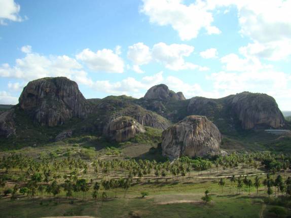 Visão frontal do Parque da Pedra da Boca, na região de Passa e Fica - RN Visão frontal do Parque da Pedra da Boca, na região de Passa e Fica - RN
