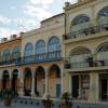 A charmosa Plaza Vieja, no centro de Havana, capital de Cuba