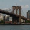 A famosa Brooklyn Bridge, no sul de Manhattan, em Nova Iorque, nos Estados Unidos