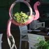 Arte reciclável: um pneu virou flamingo