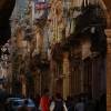 Rua no centro de Havana, em Cuba