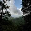 Vista panorâmica em trilha do Trois Pitons National Park, em Dominica