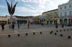 A charmosa Plaza Vieja, no centro de Havana, capital de Cuba