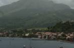 A cidade de St. Pierre, antiga capital de Martinica, aos pés do Mount Pelée