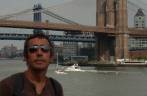 A famosa Brooklyn Bridge, no sul de Manhattan, em Nova Iorque, nos Estados Unidos A famosa Brooklyn Bridge, no sul de Manhattan, em Nova Iorque, nos Estados Unidos