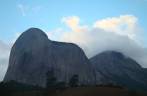 A famosa e gigantesca pedra no parque estadual da Pedra Azul, em Domingos Martins - ES