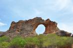 A famosa Pedra Furada, na Serra da Capivara, próximo à São Raimundo Nonato - PI