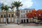 A Pousada Colonial e a Igreja NS das Correntes, em Penedo - AL