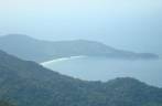 A praia de Lopes Mendes vista do alto do Pico do Papagaio, na Ilha Grande - RJ