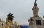 A singular estátua da Plaza de Armas de Trujillo, no Peru