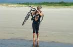 Atravessando a Barra da Lagoa, na Praia Deserta - Superagui Atravessando a Barra da Lagoa, na Praia Deserta - Superagui