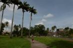 Atravessando o parque La Savane, o principal de Fort-de-France, capital da Martinica