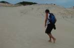 Caminhando pelas dunas em Itaúnas - ES Caminhando pelas dunas em Itaúnas - ES