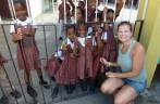 Chamando a atenção em escola de crianças em Montego Bay, na Jamaica Chamando a atenção em escola de crianças em Montego Bay, na Jamaica