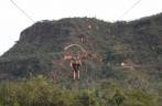 Chegando ao fim da tirolesa de 1.200 metros, em Carolina, região da Chapada das Mesas - MA