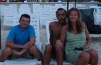 Com o André e a Mercedes em 7 Mile Beach, em Grand Cayman