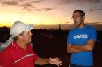 Conversando com o ex-guerrilheiro Frank no telhado no Museu dos Revolucionários, em León, na Nicarágua Conversando com o ex-guerrilheiro Frank no telhado no Museu dos Revolucionários, em León, na Nicarágua