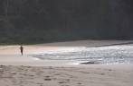 Correndo na praia do Sancho em Fernando de Noronha - PE Correndo na praia do Sancho em Fernando de Noronha - PE