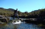 Cruzando riacho na parte alta do Parque Nacional de Chirripó, na Costa Rica