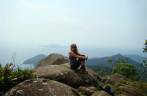 Curtindo a vista maravilhosa do alto do Pico do Papagaio, na Ilha Grande - RJ