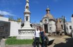 Em dia de sol, visitando o cemitério da Recoleta, em Buenos Aires, na Argentina